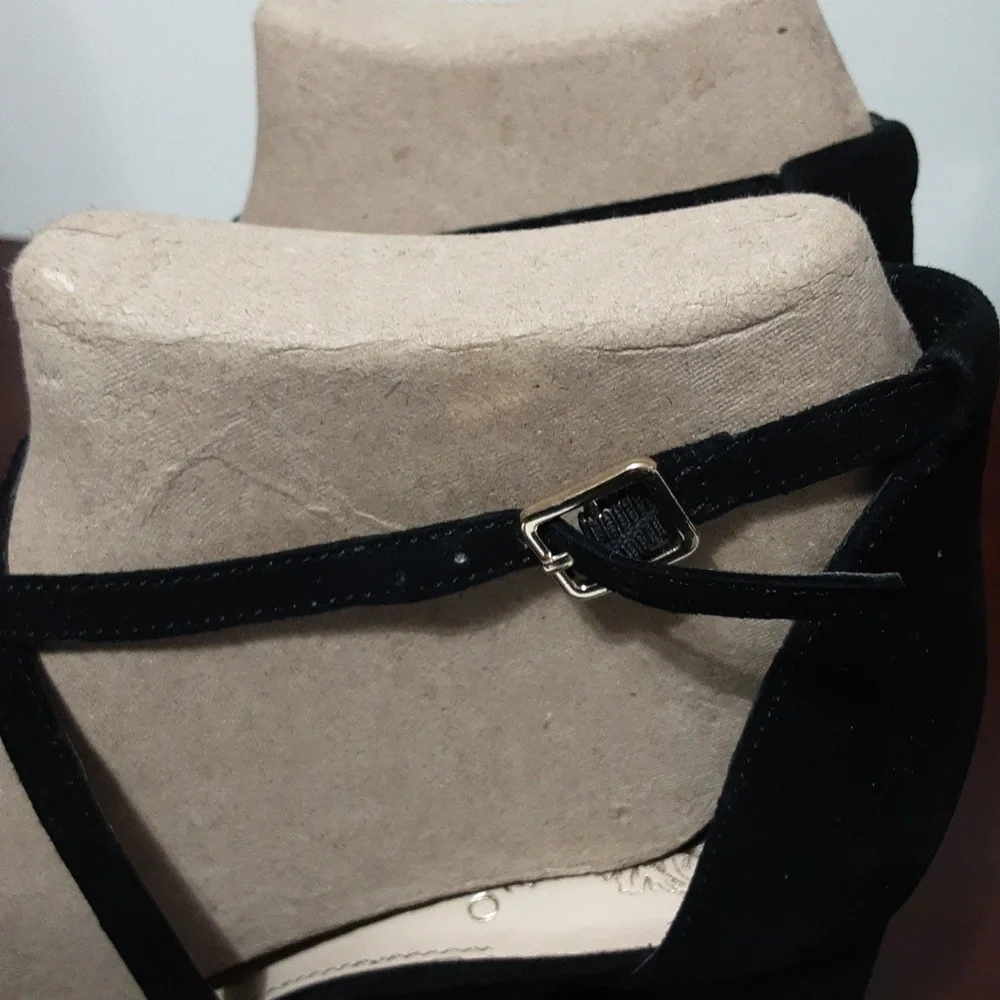 Vince CamutoGarnitta Platform‎ Black Strappy Heels